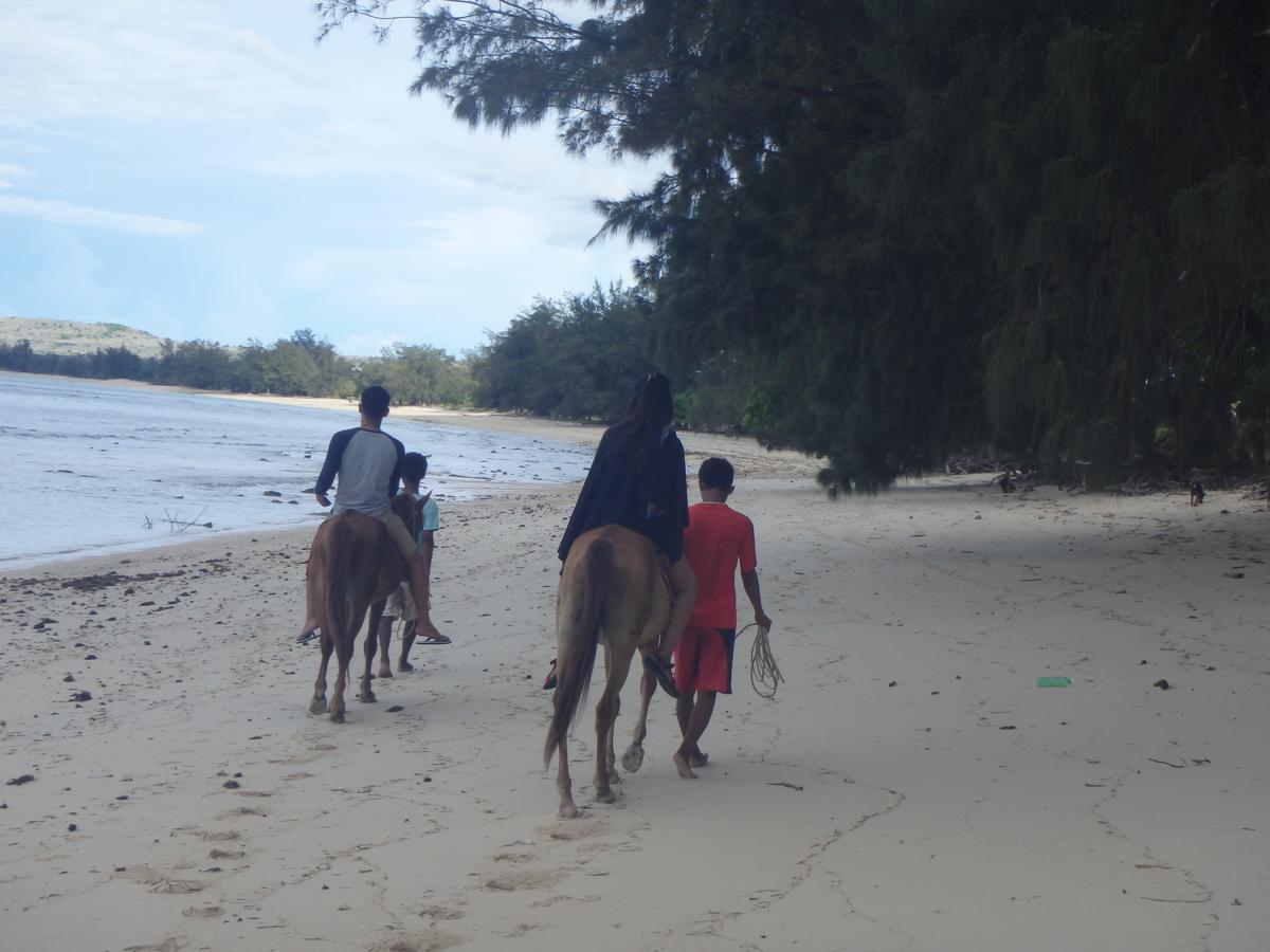 Pondok Wisata Pantai Cemara Ξενοδοχείο Mondu Εξωτερικό φωτογραφία